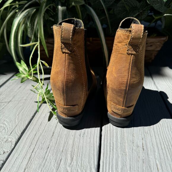 Sorel Wedge Waterproof Boots Leather Camel Pull On With Elastic Sides Winter S.8